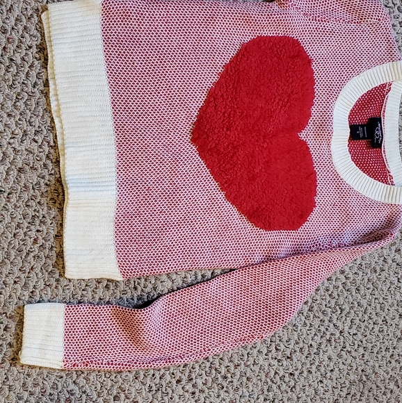 Sweater - Picture 2 of 4